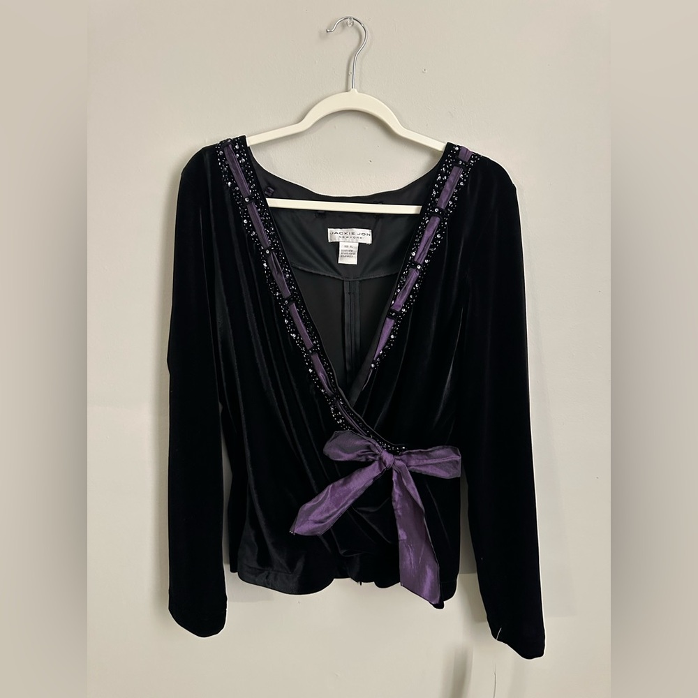 Elegant Black and Purple V-Neck Sweater